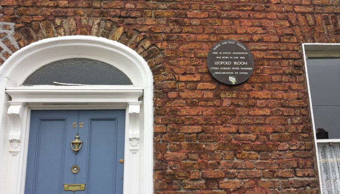 Plaque marquant le lieu où habitait le personnage Leopold Bloom à Dublin