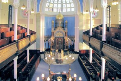 Vue de l'intérieur de la synagogue de Garnethill, la plus ancienne de Glasgow.