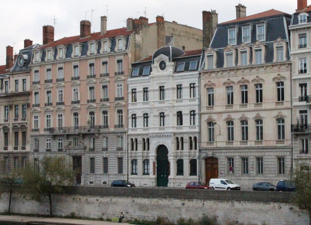 Vue extérieure de la synagogue de Lyon