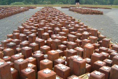 Monument de la ville de Westerbork commémorant les juifs tués pendant la Shoah