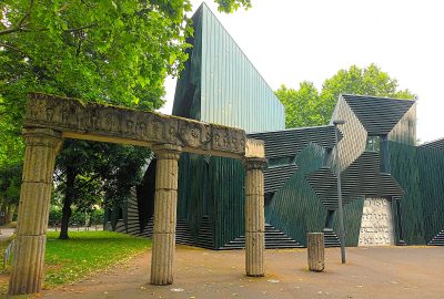 Vue extérieure de la très moderne synagogue de Mayence