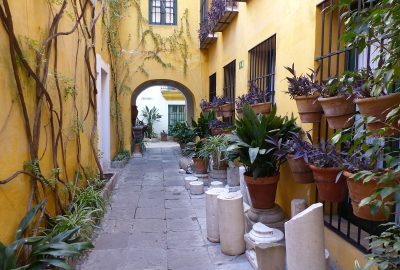 Vue d'une ruelle de la juderia de Séville