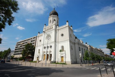 Vue extérieure de l'ancienne synagogue de Kecskemet