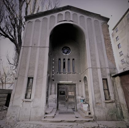 Bien que restaurée en 1947, cette synagogue sert aujourd'hui de dépot