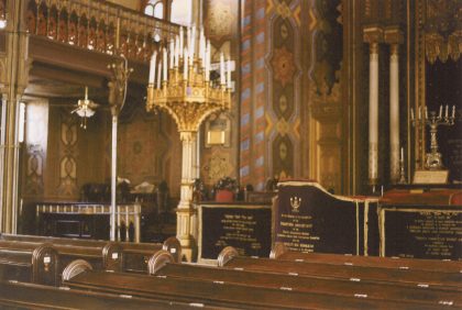 Intérieur de la plus grande synagogue de Bucarest, un monument construit en 1864