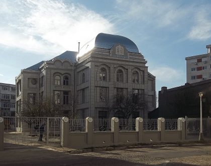 Synagogue ayant accuilli le mouvement sioniste avant la guerre, elle est la seule en activité aujourd'hui dans la ville de Galati