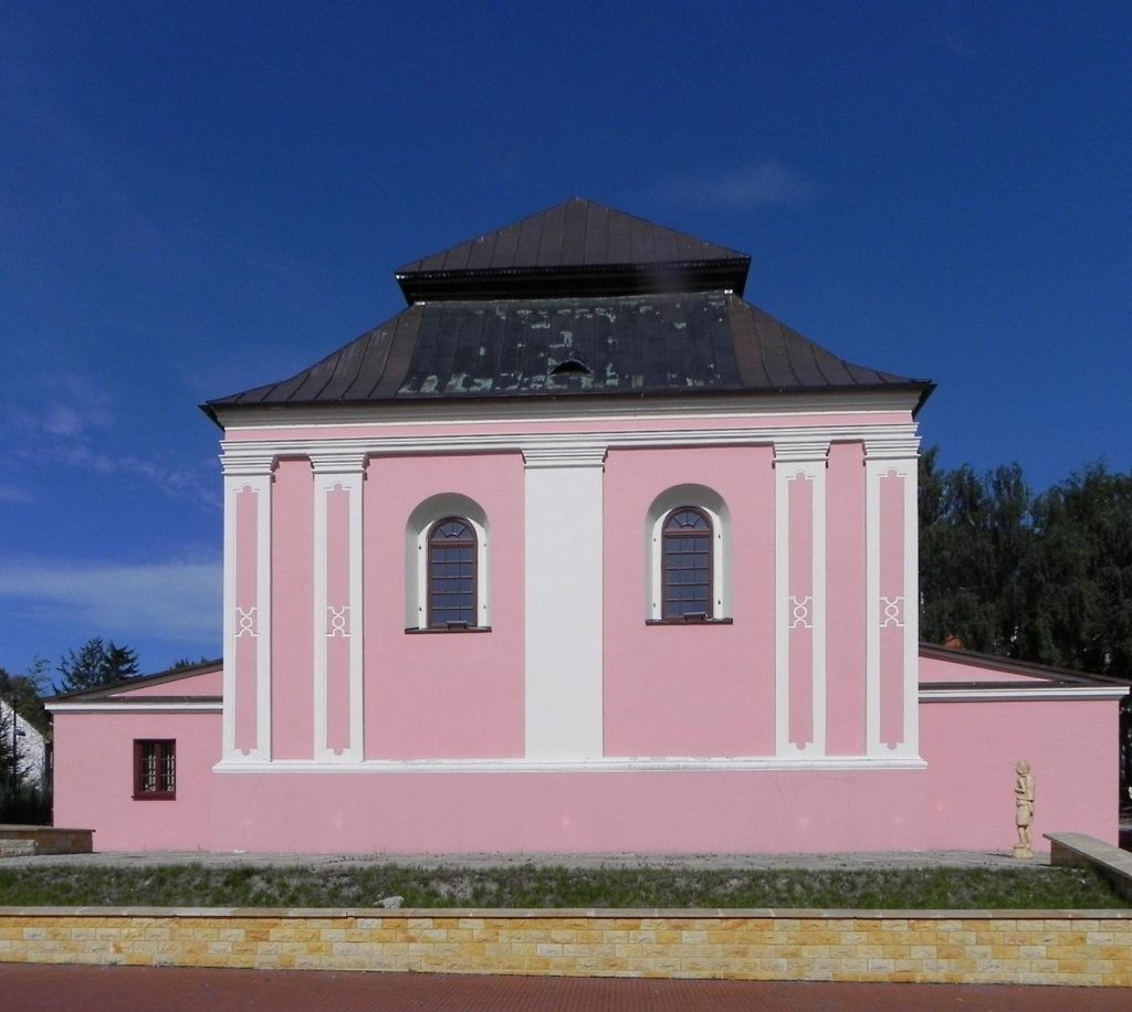 Vue extérieure de la synagogue rose de Szczebrzeszyn Miejski Dom Kultury