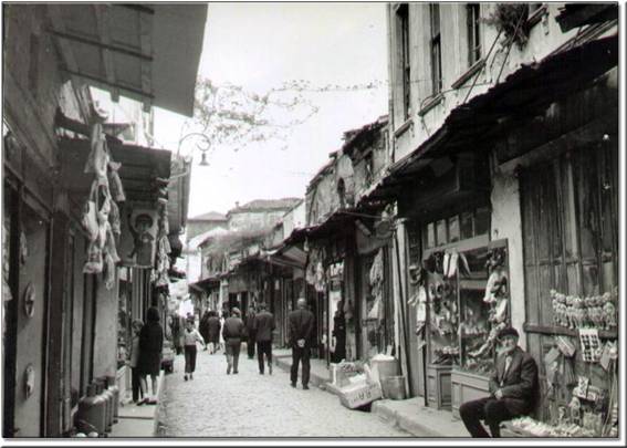 Photo ancienne de magasins juifs dans le quartier de Balat