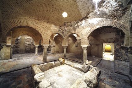Bains arabes du palais de Villardompardo