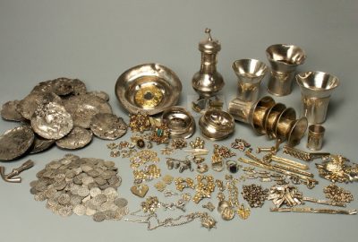 Pièces et objets de rite trouvées à Erfurt