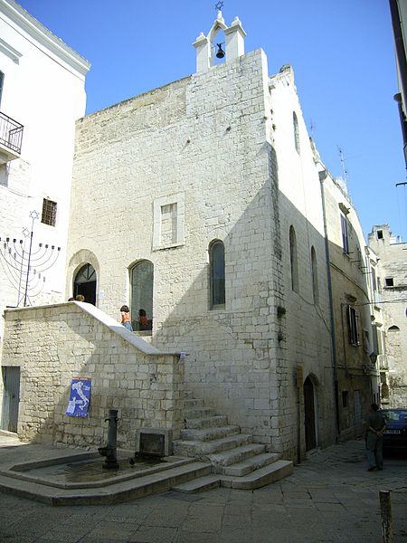 Outside view of the synagogue of scola nova in Trani