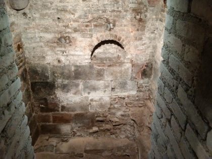 Discovered during construction work on rue des Juifs in 1984, a mikvah was built in about 1200.