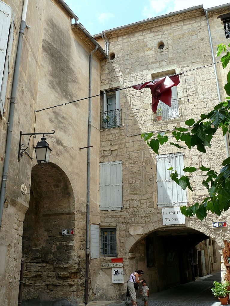 Entry of the former jewish quarter in Pezenas