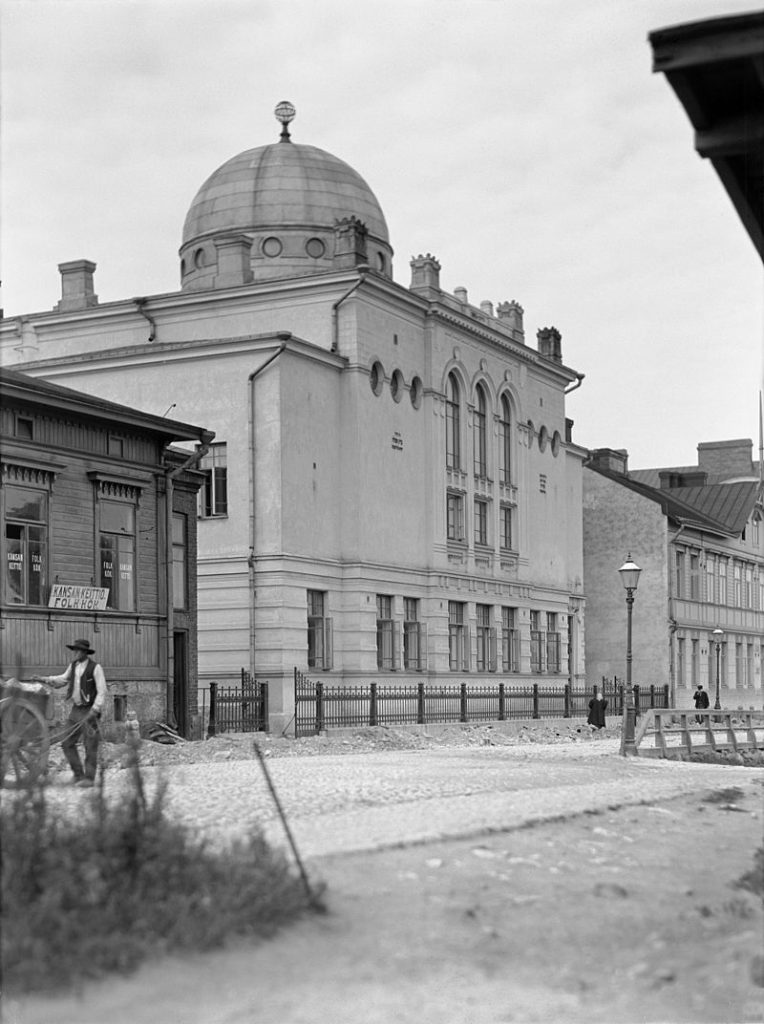 Ancient photo of the synagogue of Helsinki