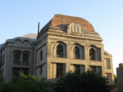 Located near the Museum of History, the synagogue is the only one remaining today in Galati