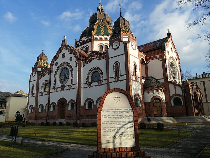 Outside view of the synagogue of Subotica