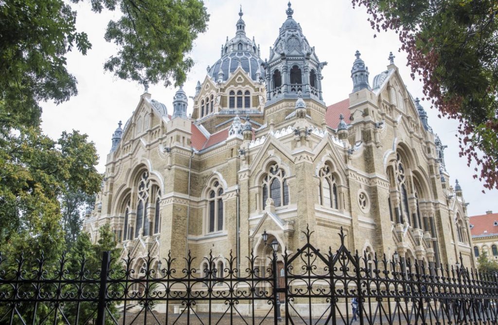 Outside view of the beautiful synagogue of Szeged