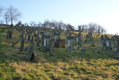 Vue extérieure du cimetière juif d'Ettendorf en Alsace