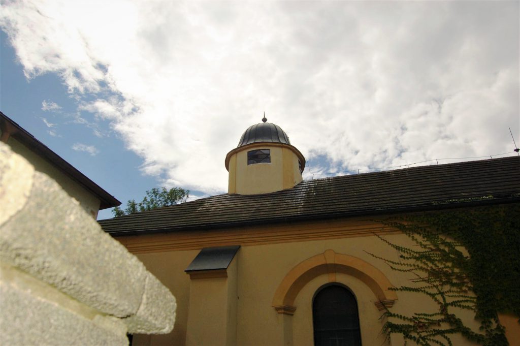 Outside view of the synagogue of Rakovnic