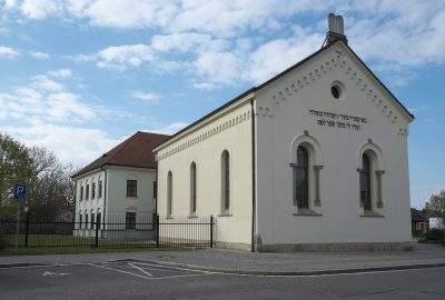 The Baroque-style synagogue was built in 1728 in the center of the ghetto, then reconstructed in neo-Roman style in 1870.
