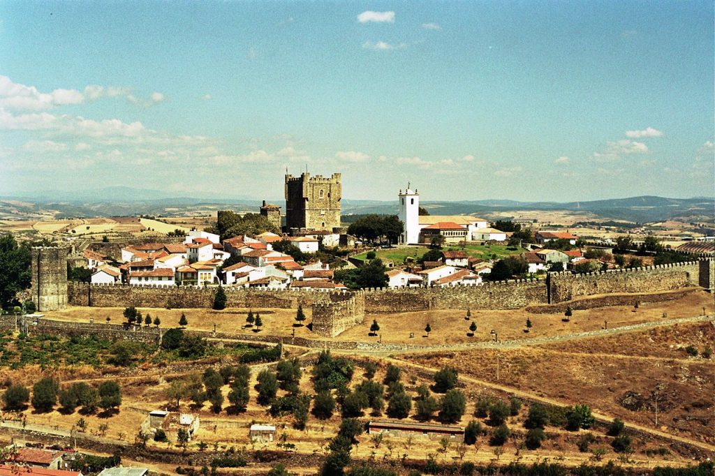 Vue panoramique de la ville de Braganca