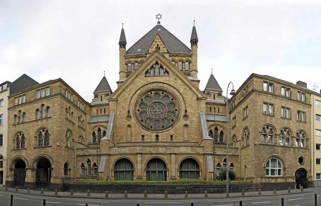 Vue extérieure de la très belle synagogue de Roonstrasse