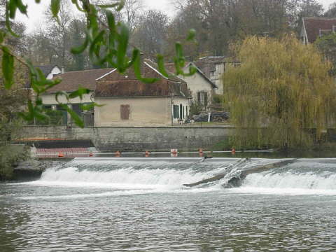 River in the city of Chappes