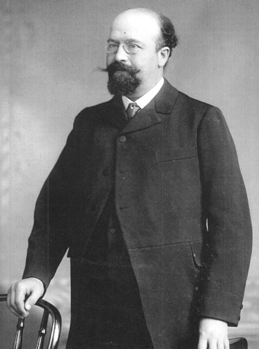 Bernard Lazare, born in Nîmes in 1865, committed writer and leftist, published in 1894 Anti-Semitism, its history and its causes.