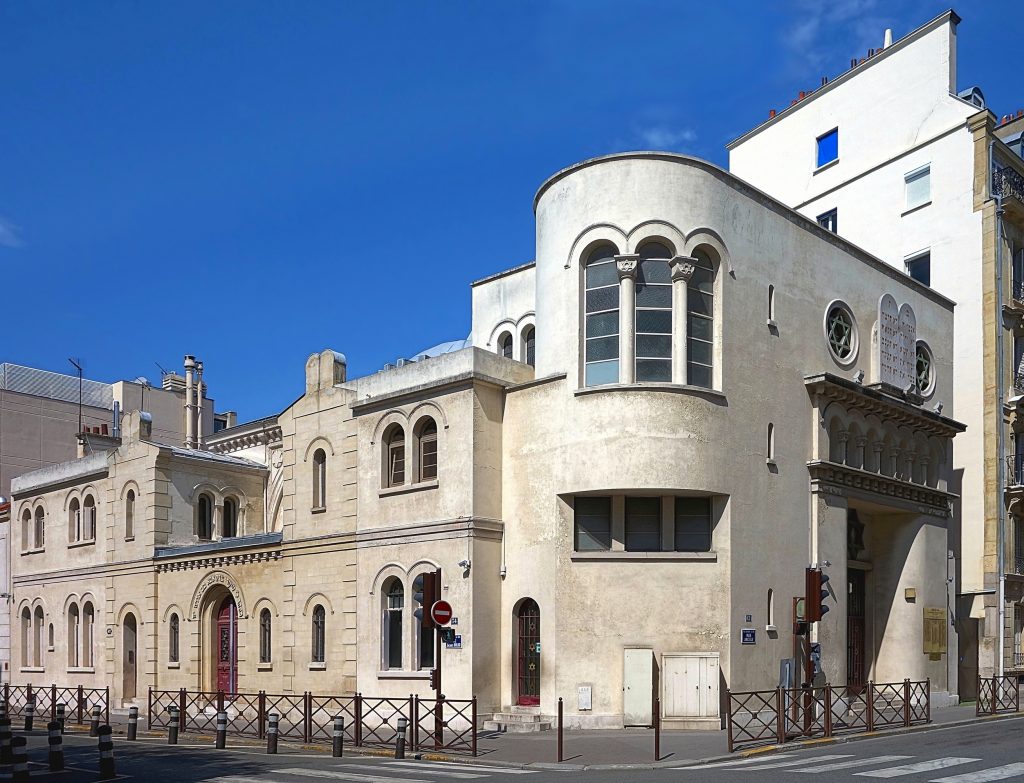 Vue extérieure de la synagogue de Neuilly