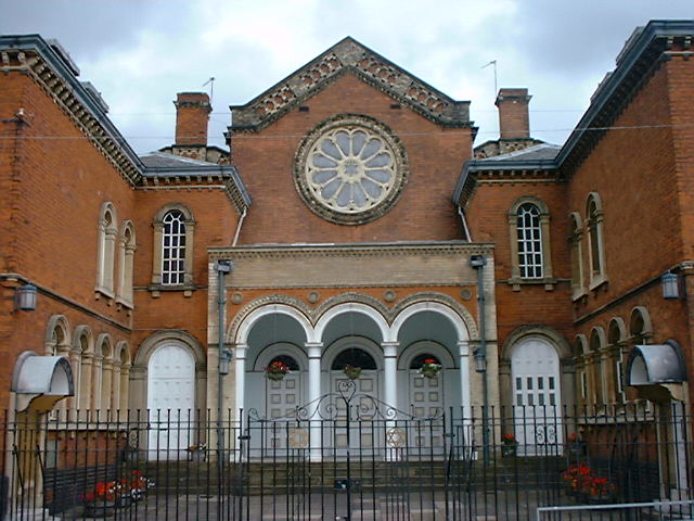 Vue extérieure de la Singers Hill Synagogue à Birmingham