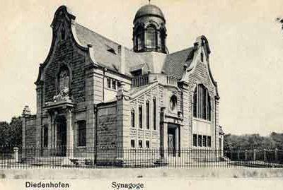 Ancient postcard of the synagogue