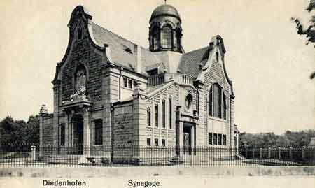 Ancient postcard of the synagogue