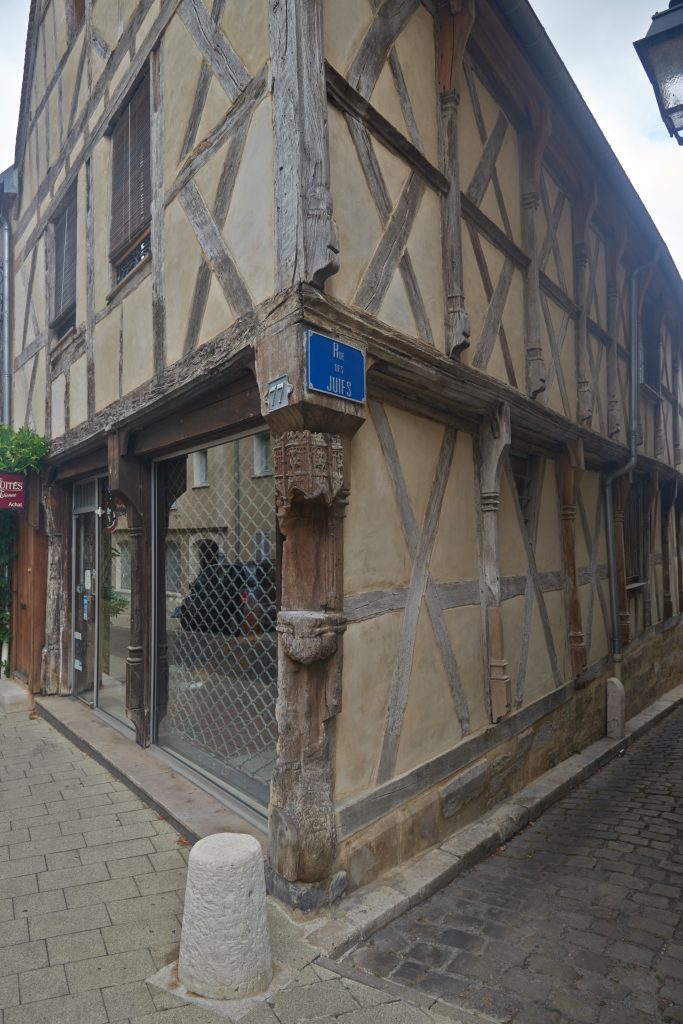 Plaque indicating the street of the Jews in Bourges