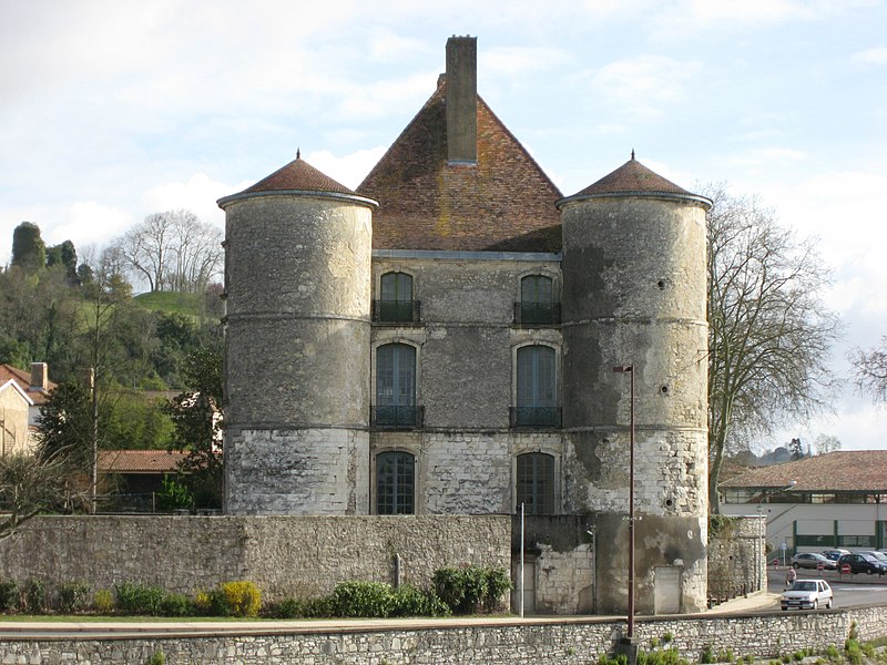 Vue extérieure du chateau de Peyrehorade