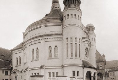 Vue extérieure de la belle synagogue de Ratisbonne