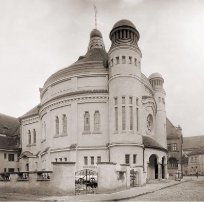 Vue extérieure de la belle synagogue de Ratisbonne