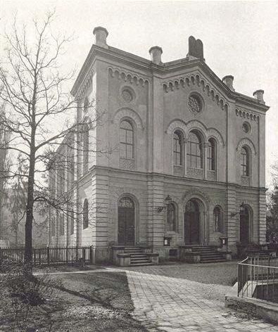 Outside view of the ancient synagogue destroyed during the war