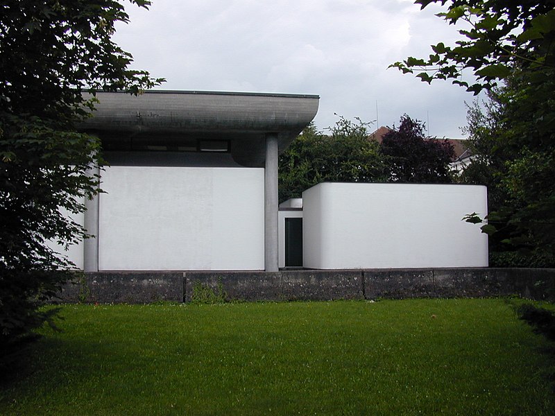 Outside view of the modern synagogue of Linz