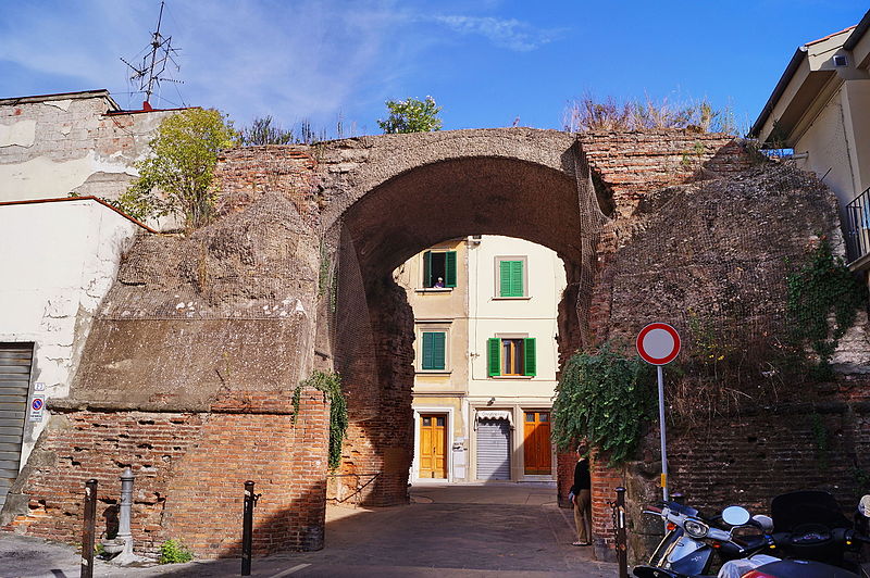 Vue extérieure de la Porta Pisana à Empoli