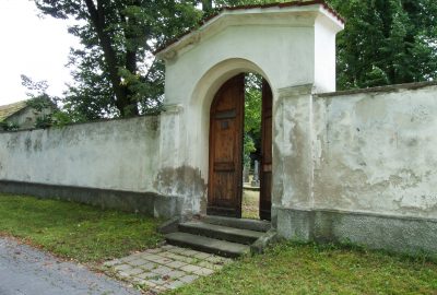 Outside view of the Jewish cemetery of Bechyne