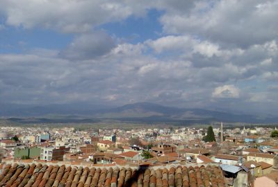 Panoramic view of the city of Tire