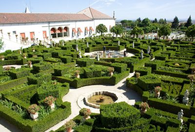 Vue du Jardin épiscopal de Castelo Branco avec ses statues