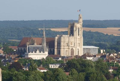 Panoramic view of Sens and its cathedral