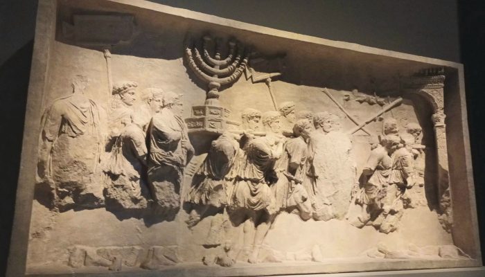 Reproduction de l'Arc de Titus présenté au musée juif