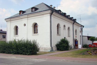 La ville de Jozefów possède une belle synagogue de la fin du XVIIe siècle.